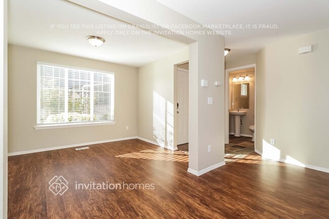 8523 160th St Ct E in Puyallup, WA - Foto de edificio - Building Photo