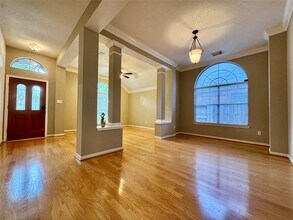 1215 Wood Haven Ct in Sugar Land, TX - Building Photo - Building Photo