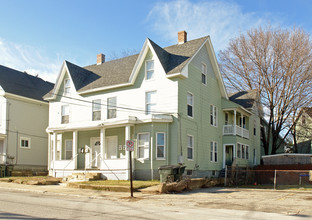 135-137 Massabesic Rd in Manchester, NH - Foto de edificio - Building Photo