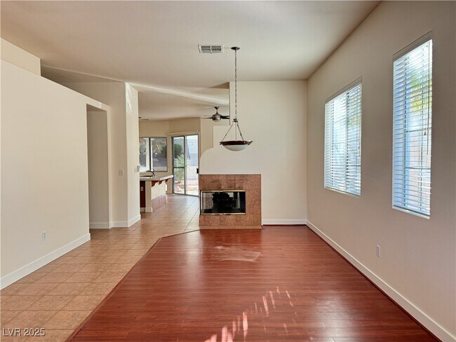 10137 Crest Brook Pl in Las Vegas, NV - Building Photo - Building Photo