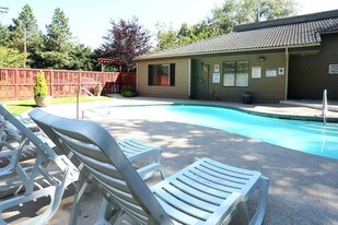 Creekwood Apartments