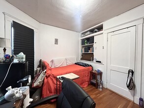 69 Euston Rd, Unit 2 in Boston, MA - Building Photo - Building Photo
