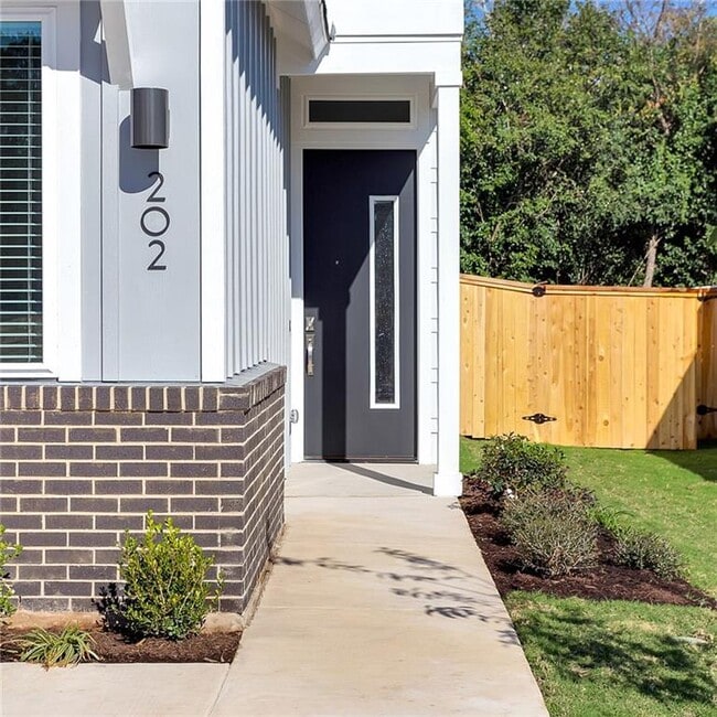 202 Verrado Path in Austin, TX - Building Photo - Building Photo