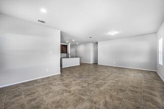 311 Chesterfield Drive in Kyle, TX - Foto de edificio - Building Photo