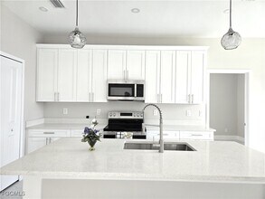224 Victoria Ave S in Lehigh Acres, FL - Building Photo - Building Photo