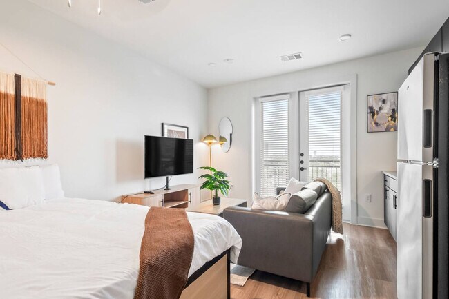 701 Richmond Ave. in Houston, TX - Foto de edificio - Building Photo