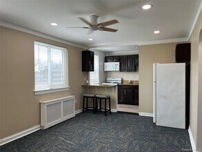 72-05 Little Neck Pkwy in Queens, NY - Building Photo - Building Photo