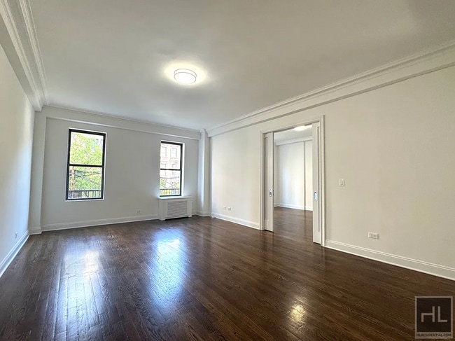 WEST 72 STREET in New York, NY - Building Photo - Building Photo