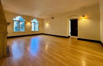 2550 Lake in Milwaukee, WI - Foto de edificio - Interior Photo
