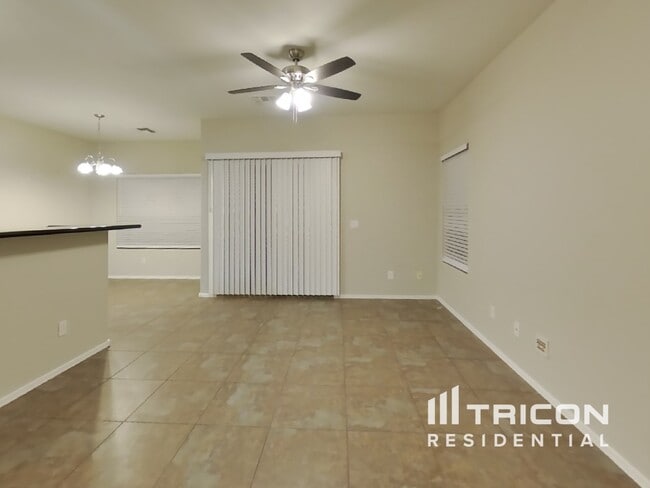 36085 N Mirandesa Dr in San Tan Valley, AZ - Building Photo - Building Photo