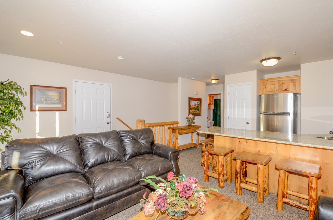 3612 N Huntsman Path in Eden, UT - Building Photo
