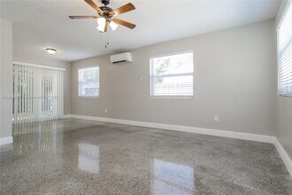 800 N 64th Ave in Hollywood, FL - Building Photo - Building Photo