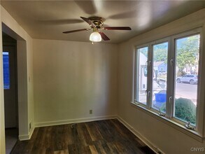 239 N Midler Ave in Syracuse, NY - Building Photo - Building Photo