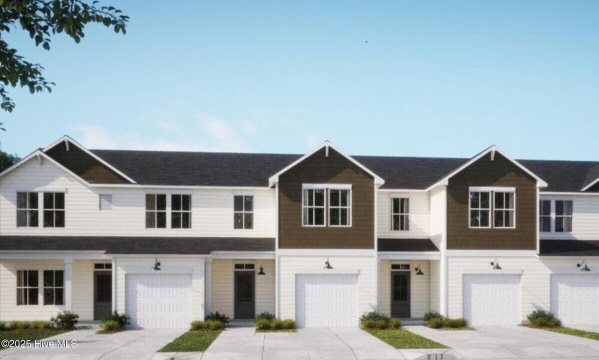 5034 Northstar Dr in Leland, NC - Building Photo
