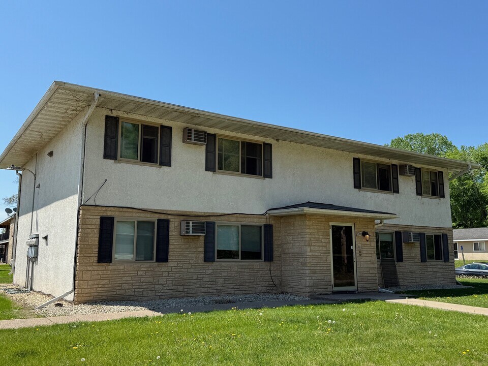 236 Tellin Ct, Unit 5 in La crosse, WI - Building Photo
