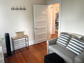 41 Merton Rd in Newport, RI - Building Photo - Building Photo