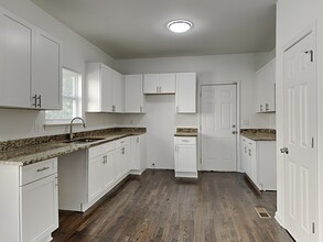 869 Hollywood Rd NW in Atlanta, GA - Building Photo - Building Photo