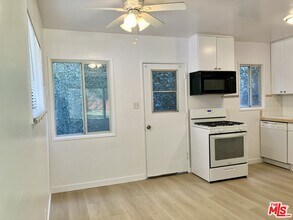 1856 9th St in Santa Monica, CA - Foto de edificio - Building Photo