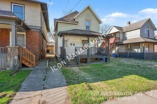 920 Washington Ave in Kalamazoo, MI - Building Photo