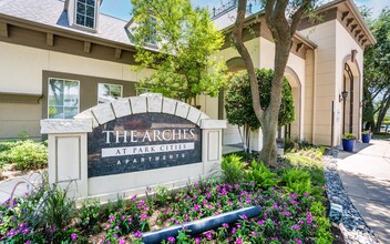 The Arches at Park Cities in Dallas, TX - Building Photo - Building Photo