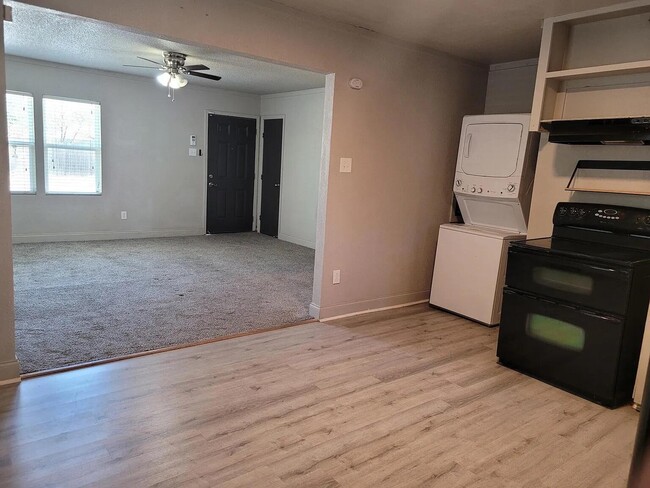 2404 Avenue U in Lubbock, TX - Foto de edificio - Building Photo