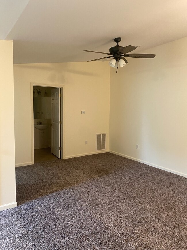 122 S Hillsdale St, Unit 4 in North Adams, MI - Building Photo - Building Photo