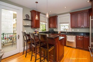 153 Cypress St, Unit 153 in Brookline, MA - Building Photo - Building Photo