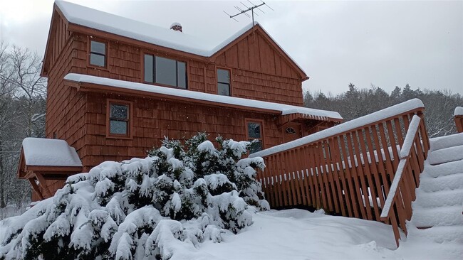 200 Ferndale Rd in Ferndale, NY - Foto de edificio - Building Photo