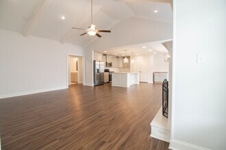 133 Quail Run Ave in Smiths Station, AL - Building Photo - Building Photo