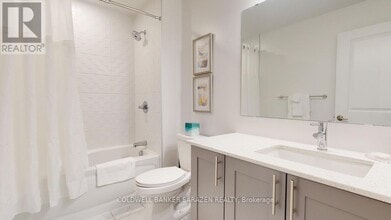 63 Heirloom St in Ottawa, ON - Building Photo - Building Photo