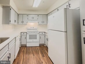 18520 Boysenberry Dr in Montgomery Village, MD - Building Photo - Building Photo
