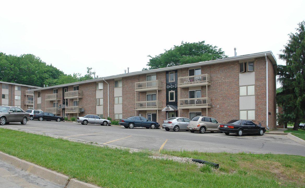 University Terrace Apartments in Lawrence, KS - Foto de edificio