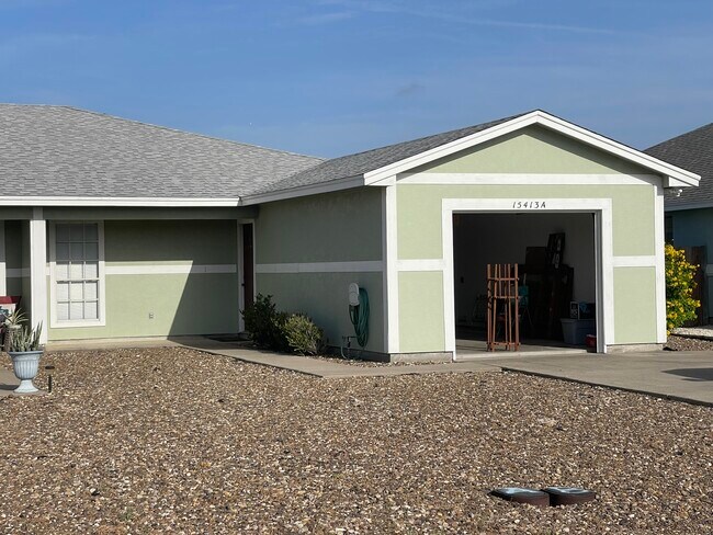 15413 Palmira Ave in Corpus Christi, TX - Building Photo - Building Photo