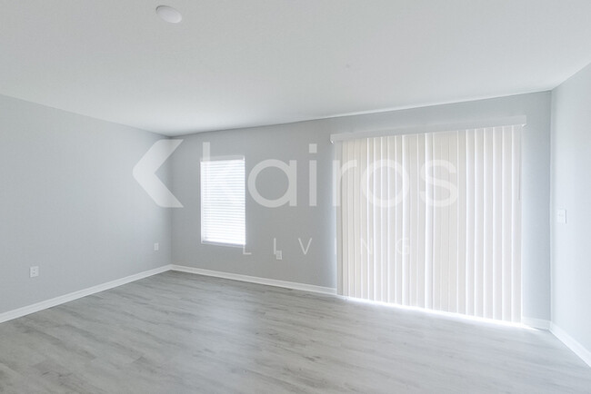 1127 Bayliss St E in Lehigh Acres, FL - Building Photo - Building Photo