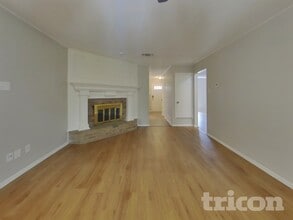 2710 Jewell Dr in Arlington, TX - Building Photo - Building Photo