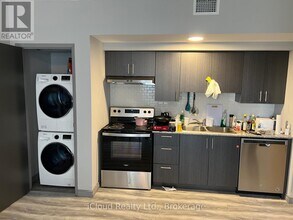 275 Larch St in Waterloo, ON - Building Photo - Building Photo