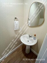 9230 Honey Mesquite in Seguin, TX - Foto de edificio - Building Photo