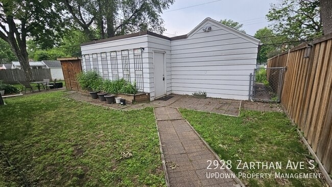 2928 Zarthan Ave S in Minneapolis, MN - Building Photo - Building Photo