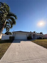 1724 SW 31st Ln in Cape Coral, FL - Building Photo