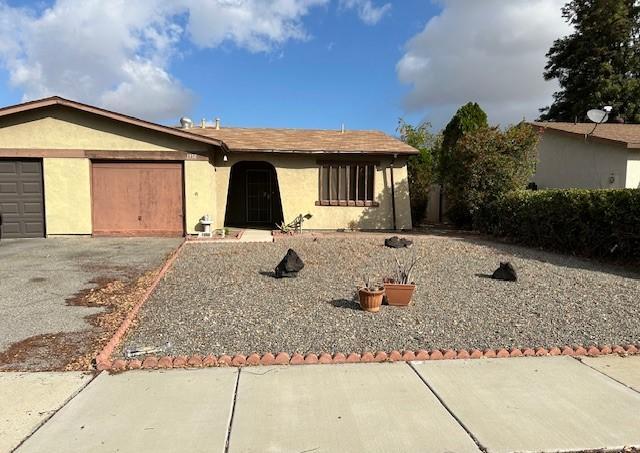 1950 Calle Amargosa in Hemet, CA - Building Photo