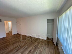 233 N Hollywood Way in Burbank, CA - Building Photo - Building Photo