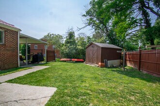 206 Broce Dr in Blacksburg, VA - Foto de edificio - Building Photo