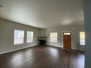 2716 NE Black Oak Pl in Bend, OR - Building Photo - Building Photo
