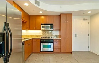 550 15th St in San Diego, CA - Foto de edificio - Building Photo