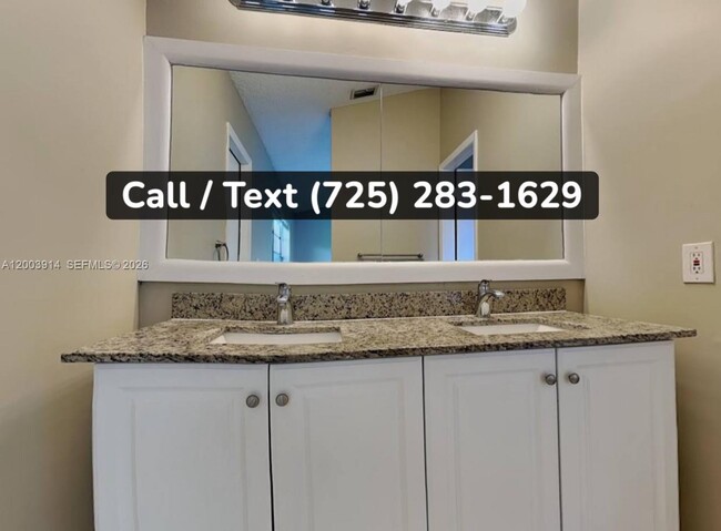 8319 NW 80 St in Tamarac, FL - Building Photo - Building Photo