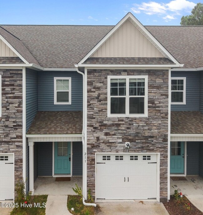 211 N Stingray Ln