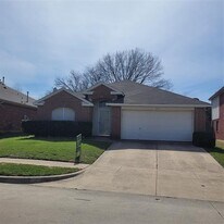 825 Stafford Station Dr in Saginaw, TX - Building Photo