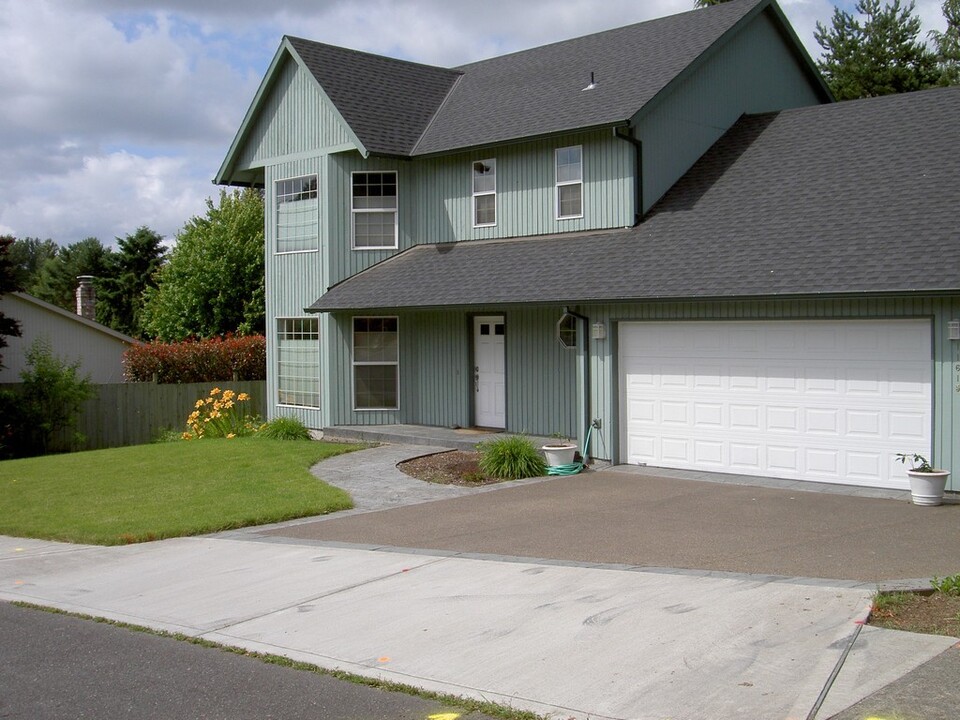 11615 SW Gallo Ave in Tigard, OR - Building Photo