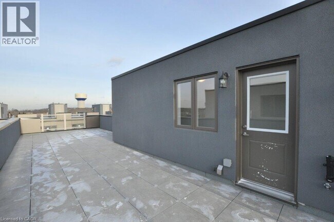 261 Skinner Rd in Waterdown, ON - Building Photo - Building Photo