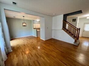 1905 Golden Gate Ln in Naperville, IL - Building Photo - Building Photo